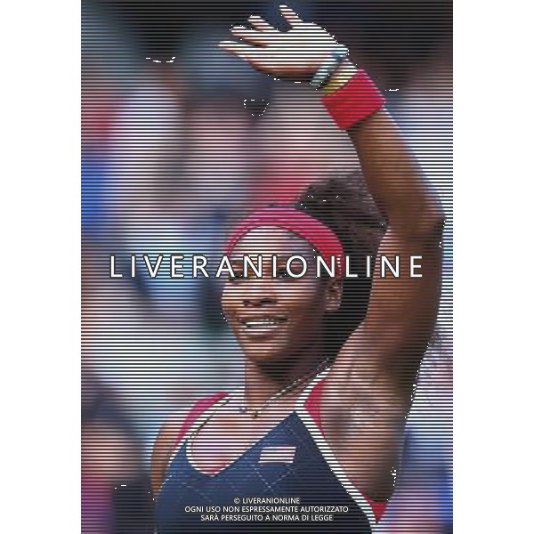 (120803) -- LONDON, Aug. 3, 2012 () -- Serena Williams of U.S. celebrates after women\'s tennis singles semifinals contest, at London 2012 Olympic Games in London, Britain, on August 3, 2012. Serena Williams of U.S. defeated Victoria Azarenka of Belarus 2-0. (/Chen Jianli) (zgp) ©PHOTOSHOT/Agenzia Aldo Liverani Sas - ITALY ONLY - GIOCHI OLIMPICI, OLIMPIADI LONDRA 2012