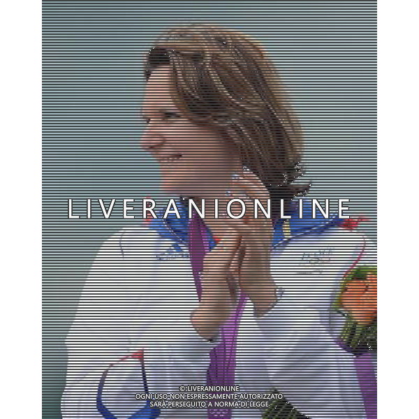(120804) -- LONDON, Aug. 4, 2012 () -- Bronze medalist Delphine Reau of France poses at awarding ceremony of women\'s trap of shooting, at London 2012 Olympic Games in London, Britain, August 4, 2012. Jessica Rossi won gold medal and set a new world record in this event. (/Yang Zongyou) (zgp) ©PHOTOSHOT/Agenzia Aldo Liverani Sas - ITALY ONLY - GIOCHI OLIMPICI, OLIMPIADI LONDRA 2012