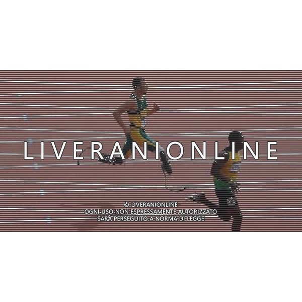 (120804) -- LONDON, Aug. 4, 2012 () -- South Africa\'s Oscar Pistorius (L), nicknamed \'Blade Runner\', runs during the men\'s 400m round 1 heats at London 2012 Olympic Games, London, Britain, Aug. 4, 2012. Oscar Pistorius was qualified for the semifinal. (/Li Ming) ©PHOTOSHOT/Agenzia Aldo Liverani Sas - ITALY ONLY - GIOCHI OLIMPICI, OLIMPIADI LONDRA 2012