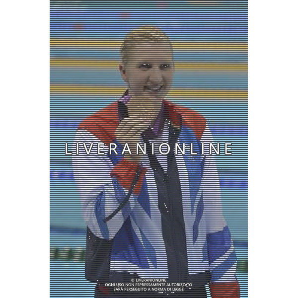 Rebecca Adlington with her Bronze Medal Aquatics Centre, Olympic Park. London ©PHOTOSHOT/Agenzia Aldo Liverani Sas - ITALY ONLY - GIOCHI OLIMPICI, OLIMPIADI LONDRA 2012