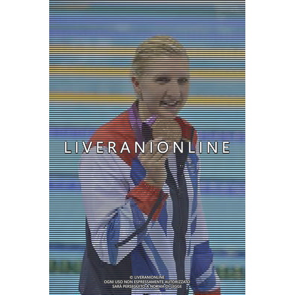 Rebecca Adlington with her Bronze Medal Aquatics Centre, Olympic Park. London ©PHOTOSHOT/Agenzia Aldo Liverani Sas - ITALY ONLY - GIOCHI OLIMPICI, OLIMPIADI LONDRA 2012