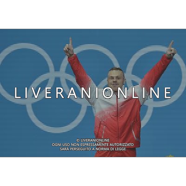 (120803) -- LONDON, Aug. 3, 2012 () -- Adrian Edward Zielinski of Poland celebrates at the awarding ceremony of men\'s 85kg weightlifting event at London 2012 Olympic Games, London, Britain, Aug. 3, 2012. Adrian Edward Zielinski claimed the gold medal of the event with a total of 385kg. (/Gong Lei) ©PHOTOSHOT/Agenzia Aldo Liverani Sas - ITALY ONLY - GIOCHI OLIMPICI, OLIMPIADI LONDRA 2012