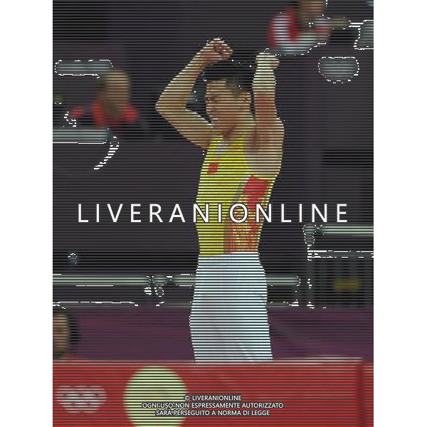 (120803) -- LONDON, Aug. 3, 2012 () -- Dong Dong of China celebrates after men\'s trampoline competition at the London 2012 Olympic Games in London, Britain, Aug. 3, 2012. China\'s Dong Dong and Lu Chunlong grabbed gold and bronze medals in this event respectively. (/Wang Yuguo)(zgp) ©PHOTOSHOT/Agenzia Aldo Liverani Sas - ITALY ONLY - GIOCHI OLIMPICI, OLIMPIADI LONDRA 2012