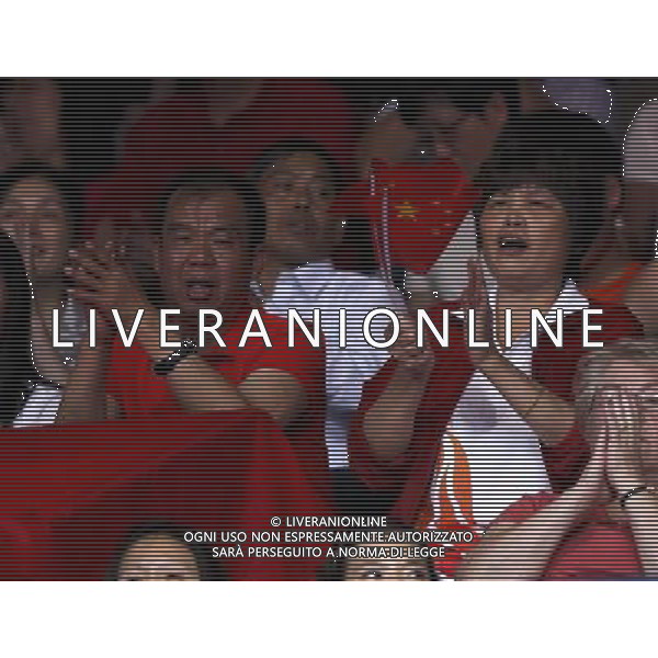 (120804) -- LONDON, Aug. 4, 2012 () -- Lin Dan\'s parents watch Lin Dan\'s competition with Lee Hyun Il of South Korea during men\'s singles badminton semifinal, at London 2012 Olympic Games in London, Britain, August 3, 2012. Lin Dan won the match 2-0. (/Tang Shi) (zgp) ©PHOTOSHOT/Agenzia Aldo Liverani Sas - ITALY ONLY - GIOCHI OLIMPICI, OLIMPIADI LONDRA 2012
