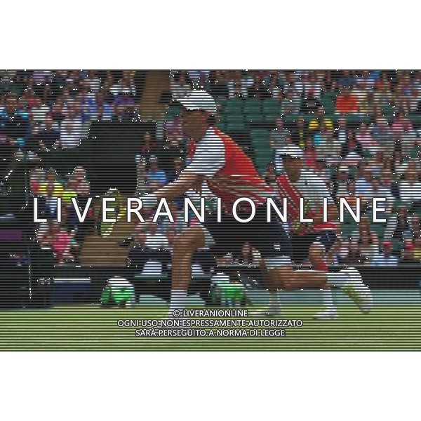 (120804) -- LONDON, Aug. 4, 2012 () -- Mike Bryan and Bob Bryan of USA compete during men\'s tennis doubles gold medal match against Michael Llodra and Jo-Wilfried Tsonga of France, at London 2012 Olympic Games in London, Britain, on August 4, 2012. (/Tao Xiyi) (nxl) ©PHOTOSHOT/Agenzia Aldo Liverani Sas - ITALY ONLY - GIOCHI OLIMPICI, OLIMPIADI LONDRA 2012