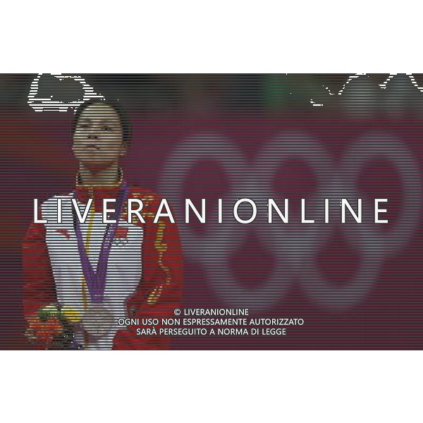 (120804) -- LONDON, Aug. 4, 2012 () -- Silver medalist Huang Shanshan of China attends awarding ceremony of women\'s trampoline competition at the London 2012 Olympic Games in London, Britain, Aug. 4, 2012. (/Shen Bohan)(zgp) ©PHOTOSHOT/Agenzia Aldo Liverani Sas - ITALY ONLY - GIOCHI OLIMPICI, OLIMPIADI LONDRA 2012
