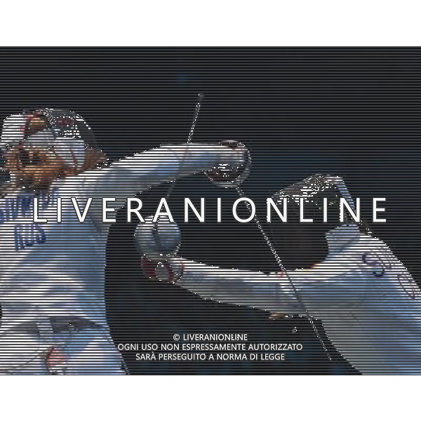 (120804) -- LONDON, Aug. 4, 2012 () -- Sun Yujie of China (R) competes with Anna Sivkova of Russia during the last bout of the semifinal match of women\'s team epee between China and Russia at London 2012 Olympic Games, London, Britain, Aug. 4, 2012. China won the match 20-19 and advanced to the final. (/Zeng Yi) ©PHOTOSHOT/Agenzia Aldo Liverani Sas - ITALY ONLY - GIOCHI OLIMPICI, OLIMPIADI LONDRA 2012