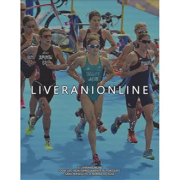 (120804) -- LONDON, Aug. 4, 2012 () -- Erin Densham (front) of Australia competes during women\'s triathlon competition at London 2012 Olympic Games in London, Britain, August 4, 2012. Nicola Spirig of Switzerland won gold medal with 1:59.48. Lisa Norden of Sweden won silver medal. Erin Densham of Australia won bronze medal. (/Gesang Dawa) (zgp) ©PHOTOSHOT/Agenzia Aldo Liverani Sas - ITALY ONLY - GIOCHI OLIMPICI, OLIMPIADI LONDRA 2012