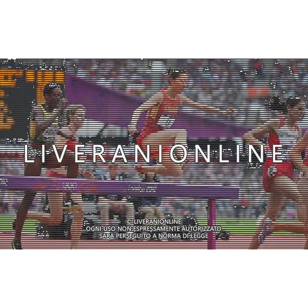 (120804) -- LONDON, Aug. 4, 2012 () -- Li Zhenzhu (2nd R) of China competes in the women\'s 3000m steeplechase heats at London 2012 Olympic Games, London, Britain, Aug. 4, 2012. (/Liao Yujie) ©PHOTOSHOT/Agenzia Aldo Liverani Sas - ITALY ONLY - GIOCHI OLIMPICI, OLIMPIADI LONDRA 2012
