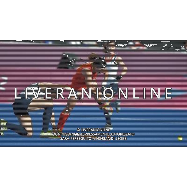 (120804) -- LONDON, Aug. 4, 2012 () -- Liang Meiyu (C) of China vies for the ball during the women\'s preliminary round group A match of Hockey between China and Britain at London 2012 Olympic Games, London, Britain, Aug. 4, 2012. China won the match 2-1. (/Gesang Dawa) ©PHOTOSHOT/Agenzia Aldo Liverani Sas - ITALY ONLY - GIOCHI OLIMPICI, OLIMPIADI LONDRA 2012