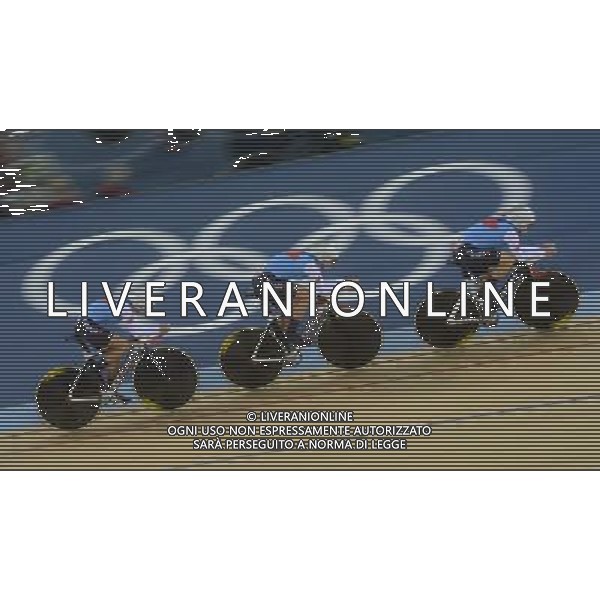 (120804) -- LONDON, Aug. 4, 2012 () -- Members of the Canadian team compete during women\'s cycling team pursuit finals contest, at London 2012 Olympic Games in London, Britain, on August 4, 2012. The American team won silver medal. (/Li Ga) (nxl) ©PHOTOSHOT/Agenzia Aldo Liverani Sas - ITALY ONLY - GIOCHI OLIMPICI, OLIMPIADI LONDRA 2012