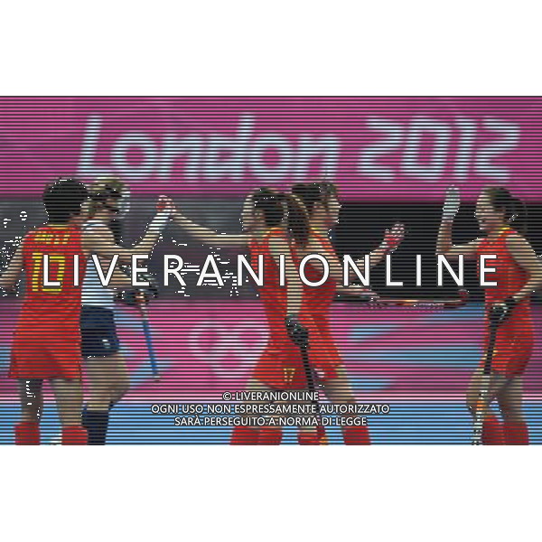 (120804) -- LONDON, Aug. 4, 2012 () -- Players of China celebrate after winning the women\'s preliminary round graoup A match of Hockey between China and Britain at London 2012 Olympic Games, London, Britain, Aug. 4, 2012. China won the match 2-1. (/Wang Yuguo) ©PHOTOSHOT/Agenzia Aldo Liverani Sas - ITALY ONLY - GIOCHI OLIMPICI, OLIMPIADI LONDRA 2012