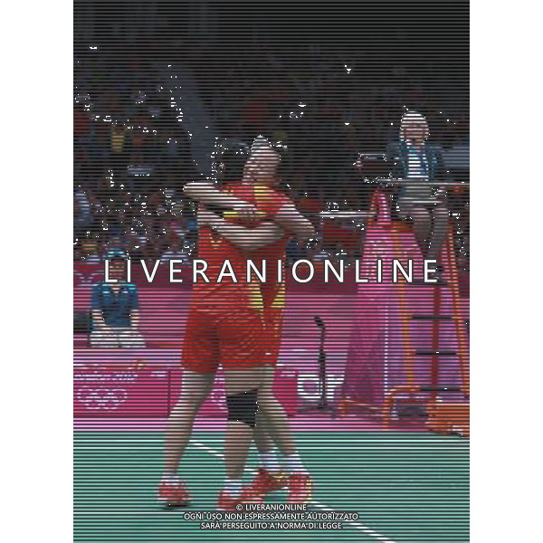 (120804) -- LONDON, Aug. 4, 2012 () -- China\'s Zhao Yunlei (R)/Tian Qing celebrate after women\'s badminton doubles against Mizuki Fuji/Reika Kakiiwa of Japan, at London 2012 Olympic Games in London, Britain, August 4, 2012. China\'s Zhao Yunlei/Tian Qing won the match 2-0 and claimed the title in this event. (/Ren Zhenglai) (zgp) ©PHOTOSHOT/Agenzia Aldo Liverani Sas - ITALY ONLY - GIOCHI OLIMPICI, OLIMPIADI LONDRA 2012