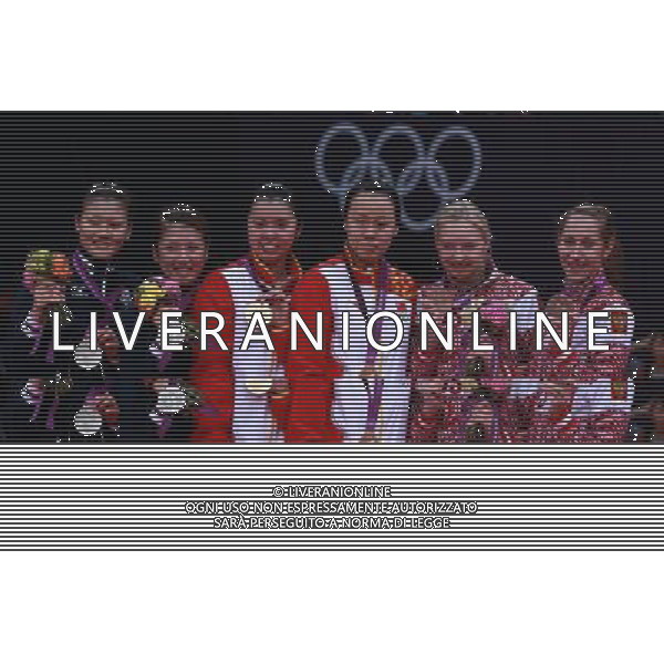 (120804) -- LONDON, Aug. 4, 2012 () -- Gold medalists Zhao Yunlei/Tian Qing of China, silver medalists Mizuki Fuji/Reika Kakiiwa of Japan, and bronze medalists Valeria Sorokina/Nina Vislova of Russia attend awarding ceremony of women\'s badminton doubles, at London 2012 Olympic Games in London, Britain, August 4, 2012. China\'s Zhao Yunlei/Tian Qing won gold medal. (/Ren Zhenglai) (zgp) ©PHOTOSHOT/Agenzia Aldo Liverani Sas - ITALY ONLY - GIOCHI OLIMPICI, OLIMPIADI LONDRA 2012