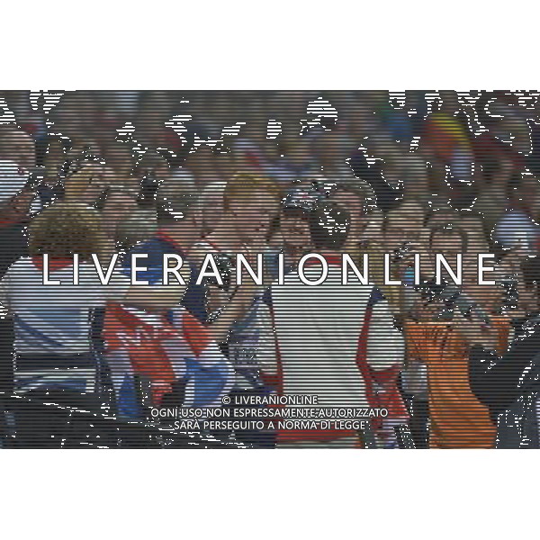 Greg Rutherford of Great Britain celebrated his gold medal performance in the men\'s long jump final at Olympic Stadium during the 2012 Summer Olympic Games in London, England, Saturday, August 4, 2012. /PHOTOSHOT/AG ALDO LIVERANI SAS - ITALY ONLY -