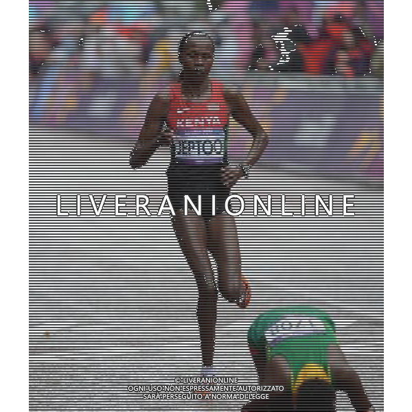 (120805) -- LONDON, Aug. 5, 2012 () -- Priscah Jeptoo of Kenya competes during women\'s marathon final at London 2012 Olympic Games in London, Britain, August 5, 2012. Priscah Jeptoo won silver medal in this event. (/Guo Yong) (zgp) /PHOTOSHOT/AG ALDO LIVERANI SAS - ITALY ONLY -