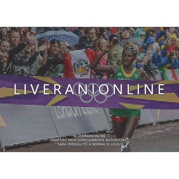 (120805) -- LONDON, Aug. 5, 2012 () -- Tiki Gelana of Ethitopia competes during women\'s marathon final at London 2012 Olympic Games in London, Britain, August 5, 2012.Tiki Gelana won gold medal. (/Yang Lei) (zgp) /PHOTOSHOT/AG ALDO LIVERANI SAS - ITALY ONLY -