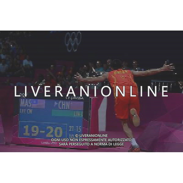 (120805) -- LONDON, Aug. 5, 2012 () -- China\'s Lin Dan celebrates victory after men\'s badminton singles gold medal match against Lee Chong Wei of Malaysia, at London 2012 Olympic Games in London, Britain, August 5, 2012. China\'s Lin Dan won gold medal in this event. (/Wang Jianhua) (zgp) /PHOTOSHOT/AG ALDO LIVERANI SAS - ITALY ONLY -
