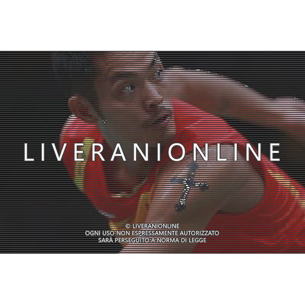 (120805) -- LONDON, Aug. 5, 2012 () -- China\'s Lin Dan comeptes during men\'s badminton singles gold medal match against Lee Chong Wei of Malaysia, at London 2012 Olympic Games in London, Britain, August 5, 2012. China\'s Lin Dan won gold medal in this event. (/Ren Zhenglai) (zgp) /PHOTOSHOT/AG ALDO LIVERANI SAS - ITALY ONLY -