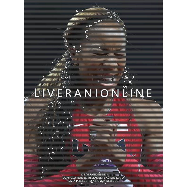 (120805) -- LONDON, Aug. 5, 2012 () -- Sanya Richards-Ross of USA celebrates after winning in women\'s 400m final match, at London 2012 Olympic Games in London, Britain, on August 5, 2012. Sanya Richards-Ross of USA won gold medal. (/Liao Yujie) (nxl) /PHOTOSHOT/AG ALDO LIVERANI SAS - ITALY ONLY -
