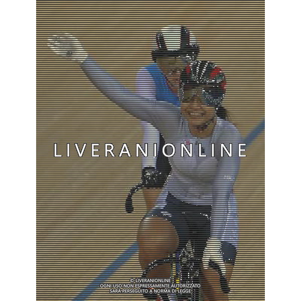 (120805) -- LONDON, Aug. 5, 2012 () -- Lee Wai Sze of Chinese Hong Kong celebrates after finishing the women\'s sprint match of Cycling Track at London 2012 Olympic Games, London, Britain, Aug. 5, 2012. Lee Wai Sze ranked the 10th of the event. (/Wang Jianhua) /PHOTOSHOT/AG ALDO LIVERANI SAS - ITALY ONLY -