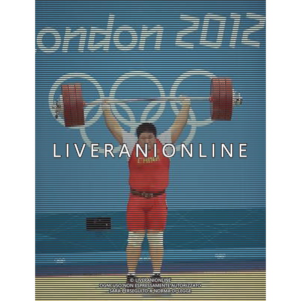 (120805) -- LONDON, Aug. 5, 2012 () -- Zhou Lulu of China competes during women\'s +75kg weightlifting competition, at London 2012 Olympic Games in London, Britain, on August 5, 2012. Zhou Lulu claimed title in this event. (/Yang Zongyou) (zgp) /PHOTOSHOT/AG ALDO LIVERANI SAS - ITALY ONLY -
