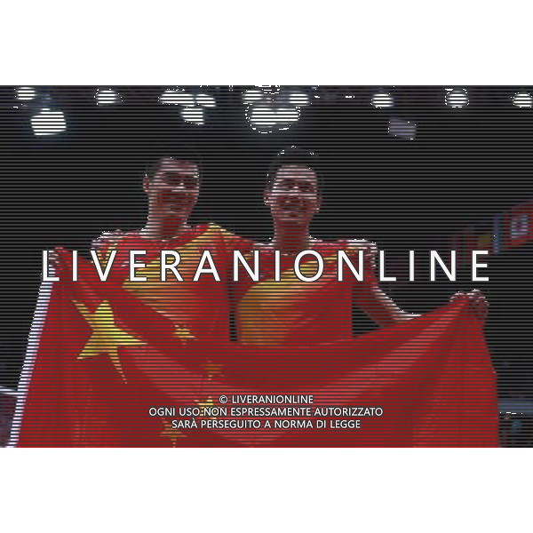 (120805) -- LONDON, Aug. 5, 2012 () -- China\'s Fu Haifeng (L)/Cai Yun celebrate after winning men\'s badminton doubles gold medal match against Mathias Boe/Carsten Mogensen of Denmark, at London 2012 Olympic Games in London, Britain, August 5, 2012. - China\'s Fu Haifeng/Cai Yun won the match 2-0 and won gold medal. (/Ren Zhenglai) (zgp) /PHOTOSHOT/AG ALDO LIVERANI SAS - ITALY ONLY -