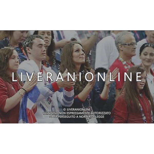 (120805) -- LONDON, Aug. 5, 2012 () -- Catherine (2nd R, front), Duchess of Cambridge, watches the gymnastics finals in the North Greenwich Arena at London 2012 Olympic Games, London, Britain, Aug. 5, 2012. (/Wang Shen) /PHOTOSHOT/AG ALDO LIVERANI SAS - ITALY ONLY -