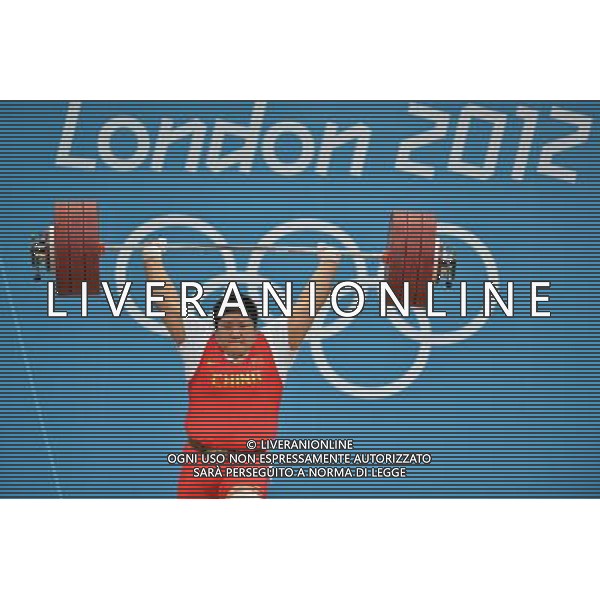 (120805) -- LONDON, Aug. 5, 2012 () -- Zhou Lulu of China competes during women\'s +75kg weightlifting competition, at London 2012 Olympic Games in London, Britain, on August 5, 2012. Zhou Lulu claimed title in this event. (/Liu Dawei) (zgp) /PHOTOSHOT/AG ALDO LIVERANI SAS - ITALY ONLY -