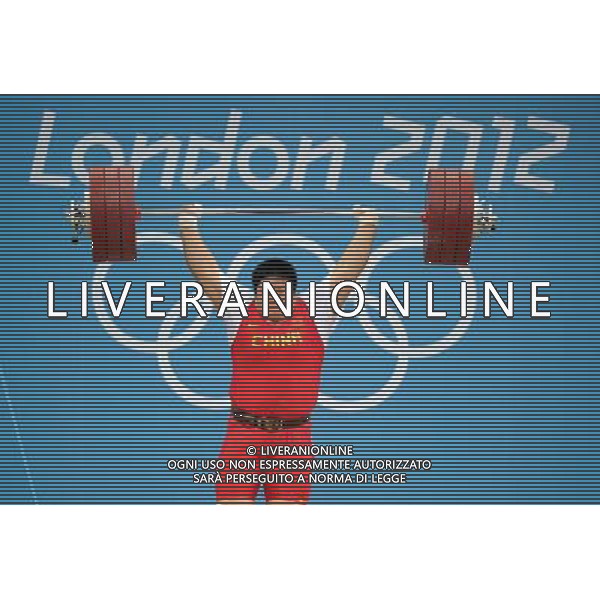 (120805) -- LONDON, Aug. 5, 2012 () -- Zhou Lulu of China competes during women\'s +75kg weightlifting competition, at London 2012 Olympic Games in London, Britain, on August 5, 2012. Zhou Lulu claimed title in this event. (/Liu Dawei) (zgp) /PHOTOSHOT/AG ALDO LIVERANI SAS - ITALY ONLY -