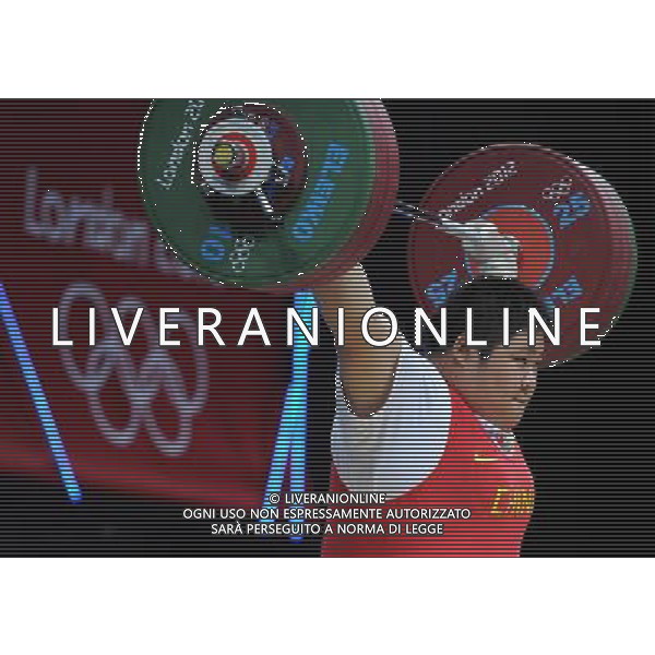 (120805) -- LONDON, Aug. 5, 2012 () -- Zhou Lulu of China competes during women\'s +75kg weightlifting competition, at London 2012 Olympic Games in London, Britain, on August 5, 2012. Zhou Lulu claimed title in this event. (/Liu Dawei) (zgp) /PHOTOSHOT/AG ALDO LIVERANI SAS - ITALY ONLY -