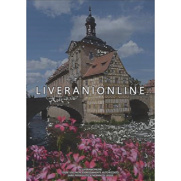 (120805) -- BAMBERG, Aug. 5, 2012 () -- Photo taken on Aug. 4, 2012 shows the former town hall of Bamberg in Bavarian state, Germany. The building, which was built on Regnitz River in 1387, now houses a museum. Bamberg is a UNESCO Heritage World Heritage Site. (/Ma Ning) (zw) ©photoshot/AGENZIA ALDO LIVERANI SAS - ITALY ONLY - L\'ex municipio della citta\' bavarese di Bamberg in Germania. L\'edificio, costruito sul Fiume Regnitz nel 1387, oggi ospita un museo, ed e\' patrimonio mondiale dell\'UNESCO.
