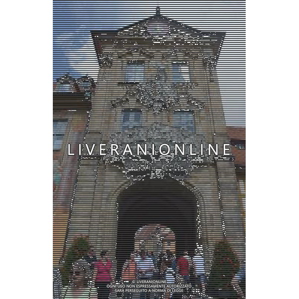 (120805) -- BAMBERG, Aug. 5, 2012 () -- Photo taken on Aug. 4, 2012 shows the former town hall of Bamberg in Bavarian state, Germany. The building, which was built on Regnitz River in 1387, now houses a museum. Bamberg is a UNESCO Heritage World Heritage Site. (/Ma Ning) (zw) ©photoshot/AGENZIA ALDO LIVERANI SAS - ITALY ONLY - L\'ex municipio della citta\' bavarese di Bamberg in Germania. L\'edificio, costruito sul Fiume Regnitz nel 1387, oggi ospita un museo, ed e\' patrimonio mondiale dell\'UNESCO.