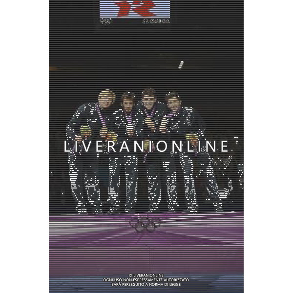 Londra, 05/08/2012. Olimpiadi London 2012. Scherma. Andrea CassarÌÊ, Valerio Aspromonte, Andrea Baldini e Giorgio Avola vincono la medaglia d\' Oro nel Fioretto a Squadre battendo il Giappone per 45-39. Foto di Ferdinando Mezzelani / GMT /AGENZIA ALDO LIVERANI SAS