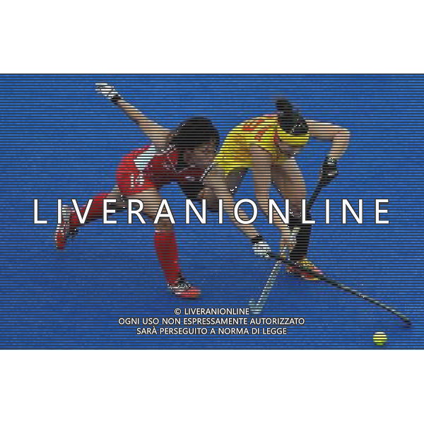 (120806) -- LONDON, Aug. 6, 2012 () -- Players compete during women\'s hockey preliminaries pool WA match between China and Japan, at London 2012 Olympic Games in London, Britain, on August 6, 2012. Japan won 1-0. (/Gesang Dawa) (nxl) AG ALDO LIVERANI S A S ONLY ITALY