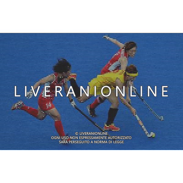 (120806) -- LONDON, Aug. 6, 2012 () -- Fu Baorong of China (C) competes during women\'s hockey preliminaries pool WA match between China and Japan, at London 2012 Olympic Games in London, Britain, on August 6, 2012. Japan won 1-0. (/Gesang Dawa) (nxl) AG ALDO LIVERANI S A S ONLY ITALY