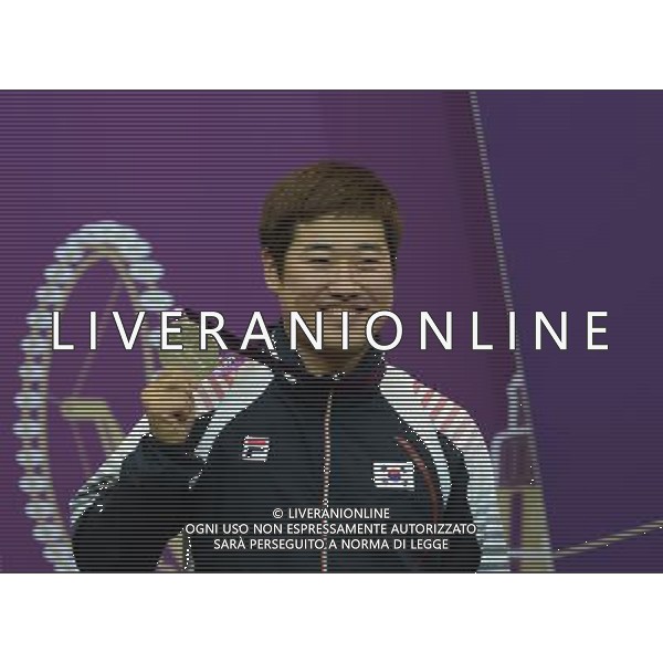 (120806) -- LONDON, Aug. 6, 2012 () -- Silver medalist Kim Jonghyun of South Korea poses at awarding ceremony of men\'s 50m rifle 3 positions of shooting at London 2012 Olympic Games, London, Britain, Aug. 6, 2012. (/Zeng Yi)(zgp) AG ALDO LIVERANI S A S ONLY ITALY