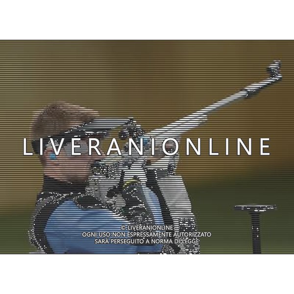 (120806) -- LONDON, Aug. 6, 2012 () -- Matthew Emmons of the United States competes during men\'s 50m rifle 3 positions final of shooting at London 2012 Olympic Games, London, Britain, Aug. 6, 2012. Matthew Emmons of the United States won bronze medal. (/Zeng Yi)(zgp) AG ALDO LIVERANI S A S ONLY ITALY