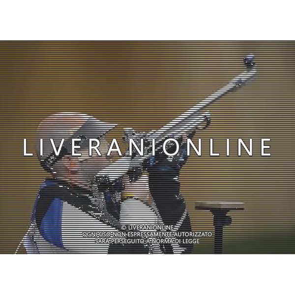 (120806) -- LONDON, Aug. 6, 2012 () -- Niccolo Campriani of Italy competes during men\'s 50m rifle 3 positions final of shooting at London 2012 Olympic Games, London, Britain, Aug. 6, 2012. Niccolo Campriani of Italy won gold medal and set a new Olympic record with 1278.5 in this event. (/Zeng Yi)(zgp) AG ALDO LIVERANI S A S ONLY ITALY
