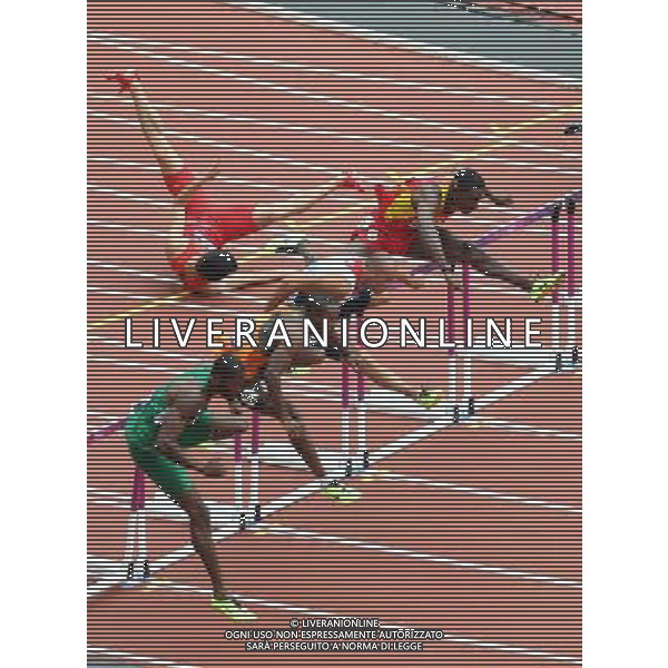 (120807) -- LONDON, Aug. 7, 2012 () -- China\'s Liu Xiang fails to clear the first hurdle during men\'s 110m hurdles heat at London 2012 Olympic Games, London, Britain, Aug. 7, 2012. Liu Xiang tumbled and was disqualified for semifinal.(/Fei Maohua)(zgp) AG ALDO LIVERANI S A S ONLY ITALY