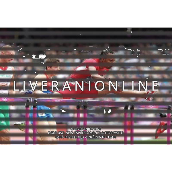 (120807) -- LONDON, Aug. 7, 2012 () -- Aries Merritt of the United States competes during men\'s 110m hurdles heat at London 2012 Olympic Games, London, Britain, Aug. 7, 2012. Aries Merritt finished the heat with a time of 13.07 seconds and advanced to the semifinal. (/Fan Jun) AG ALDO LIVERANI S A S ONLY ITALY