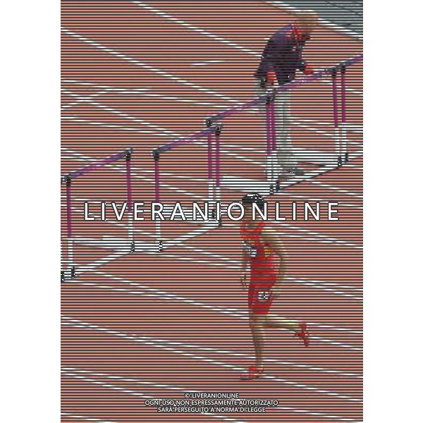 (120807) -- LONDON, Aug. 7, 2012 () -- China\'s Liu Xiang leaves the venue after men\'s 110m hurdles heat at London 2012 Olympic Games, London, Britain, Aug. 7, 2012. Liu Xiang tumbled and was disqualified for semifinal.(/Fei Maohua)(zgp) AG ALDO LIVERANI S A S ONLY ITALY