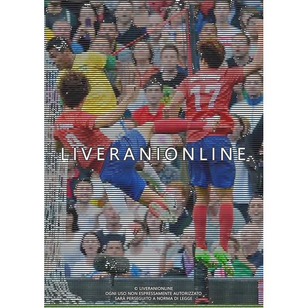 (120807) -- LONDON, Aug. 7, 2012 () -- Players compete during men\'s football semifinal match between Brazil and South Korea, at London 2012 Olympic Games in Manchester, Britain, on August 7, 2012. Brazil won 3-0. (/Liu Dawei) (nxl) AG ALDO LIVERANI S A S ONLY ITALY