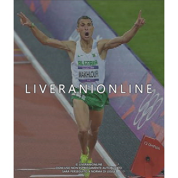 (120807) -- LONDON, Aug. 7, 2012 () -- Taoufik Makhloufi of Algeria celebrates aftetr winning in men\'s 1500m final contest, at London 2012 Olympic Games in London, Britain, on August 7, 2012. Taoufik Makhloufi of Algeria won gold medal. (/Chen Xiaowei) (nxl) AG ALDO LIVERANI S A S ONLY ITALY