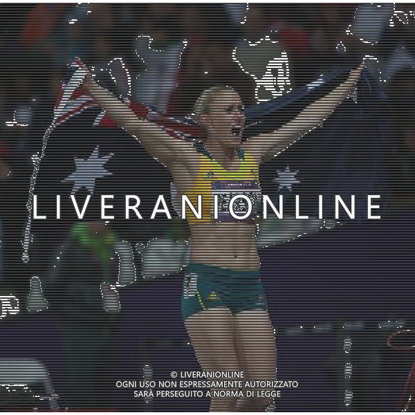 (120807) -- LONDON, Aug. 7, 2012 () -- Sally Pearson of Australia celebrates after competing in women\'s 100m hurdles final competition, at London 2012 Olympic Games in London, Britain, on August 7, 2012. Sally Pearson of Australia won gold medal. (/Liao Yujie) (nxl) AG ALDO LIVERANI S A S ONLY ITALY