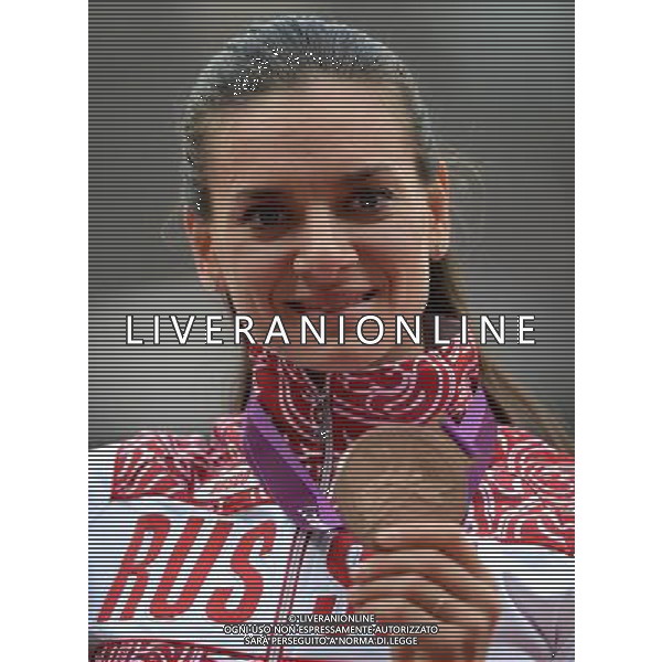 (120807) -- LONDON, Aug. 7, 2012 () -- Bronze medalist Elena Isinbaeva of Russia attends victory ceremony of women\'s pole vault competition, at London 2012 Olympic Games in London, Britain, on August 7, 2012. (/Yang Zongyou) (nxl) AG ALDO LIVERANI S A S ONLY ITALY