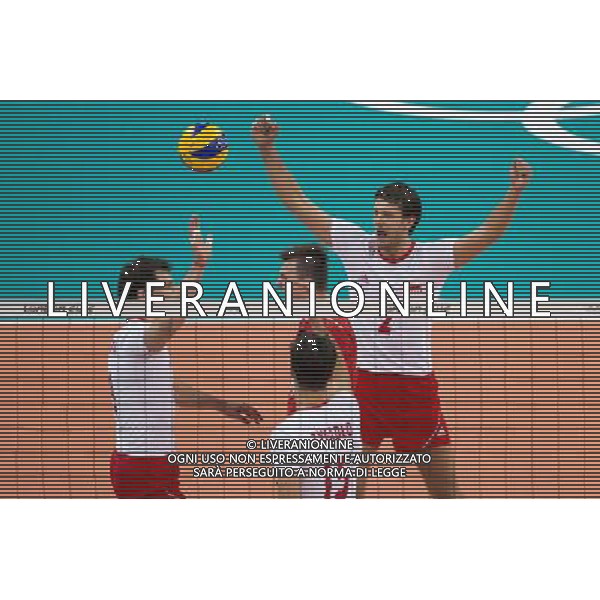 LONDYN 08 08 2012 IGRZYSKA XXX OLIMPIADY XXX LETNIE IGRZYSKA OLIMPIJSKIE LONDYN 2012 HALA EARLS COURT SIATKOWKA POLSKA v ROSJA N Z ZBIGNIEW BARTMAN poland 9 LUKASZ ZYGADLO poland 15 KRZYSZTOF IGNACZAK poland 16 MICHAL WINIARSKI poland 2 RADOSC SEBASTIAN BOROWSKI Newspix.pl THE 2012 SUMMER OLYMPIC GAMES OFFICIALLY THE GAMES OF THE XXX OLYMPIAD EARLS COURT VOLLEYBALL POLAND v RUSSIA --- Newspix.pl /AG ALDO LIVERANI OLIMPIADI LONDRA 2012 - ITALY ONLY - *** Local Caption *** .