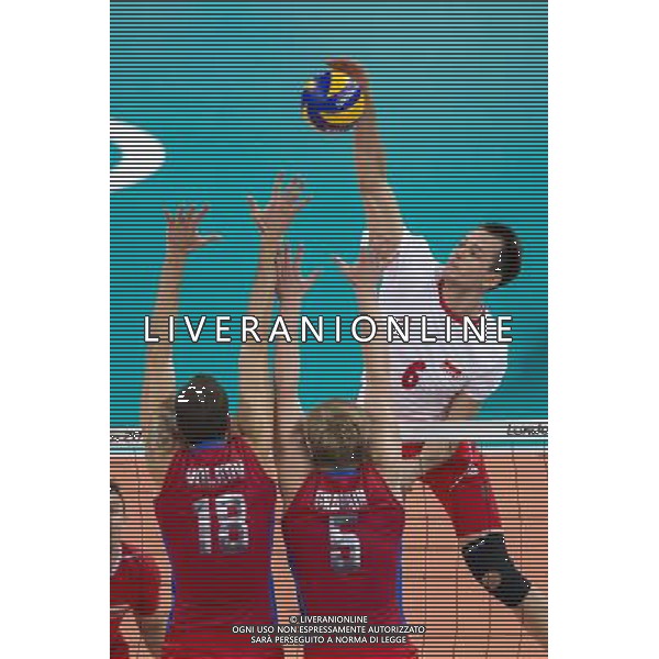 LONDYN 08 08 2012 IGRZYSKA XXX OLIMPIADY XXX LETNIE IGRZYSKA OLIMPIJSKIE LONDYN 2012 HALA EARLS COURT SIATKOWKA POLSKA v ROSJA N Z ALEXANDER VOLKOV russia 18 SERGEY GRANKIN russia 5 BARTOSZ KUREK poland 6 SEBASTIAN BOROWSKI Newspix.pl THE 2012 SUMMER OLYMPIC GAMES OFFICIALLY THE GAMES OF THE XXX OLYMPIAD EARLS COURT VOLLEYBALL POLAND v RUSSIA --- Newspix.pl /AG ALDO LIVERANI OLIMPIADI LONDRA 2012 - ITALY ONLY - *** Local Caption *** .