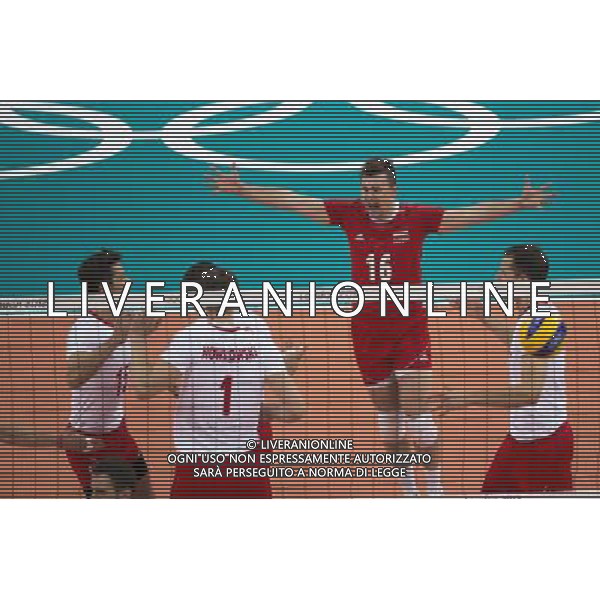 LONDYN 08 08 2012 IGRZYSKA XXX OLIMPIADY XXX LETNIE IGRZYSKA OLIMPIJSKIE LONDYN 2012 HALA EARLS COURT SIATKOWKA POLSKA v ROSJA N Z LUKASZ ZYGADLO poland 15 PIOTR NOWAKOWSKI poland 1 KRZYSZTOF IGNACZAK poland 16 BARTOSZ KUREK poland 6 RADOSC SEBASTIAN BOROWSKI Newspix.pl THE 2012 SUMMER OLYMPIC GAMES OFFICIALLY THE GAMES OF THE XXX OLYMPIAD EARLS COURT VOLLEYBALL POLAND v RUSSIA --- Newspix.pl /AG ALDO LIVERANI OLIMPIADI LONDRA 2012 - ITALY ONLY - *** Local Caption *** .