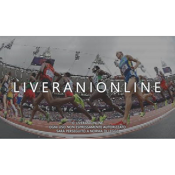 (120808) -- LONDON, Aug. 8, 2012 () -- Runners compete in men\'s 5000m round 1 competition, at London 2012 Olympic Games in London, Britain, on August 8, 2012. (/Li Ga) (nxl) /PHOTOSHOT/AG ALDO LIVERANI SAS ITALY ONLY -